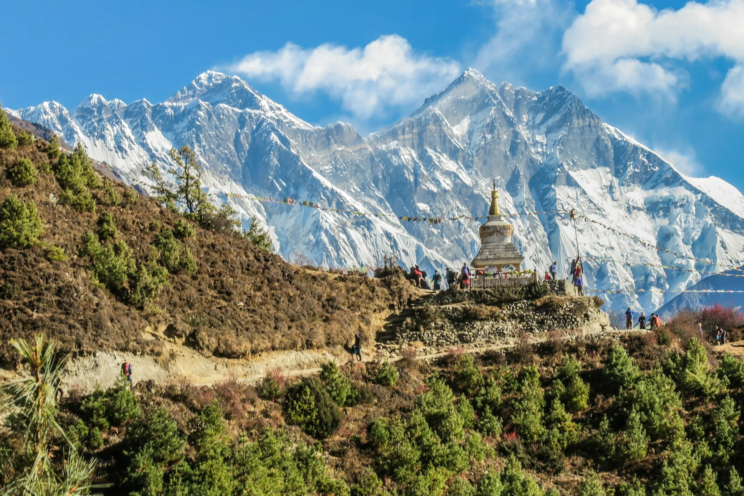 Stupa above Namche Bazaar with Everest and Lhotse on the horizon